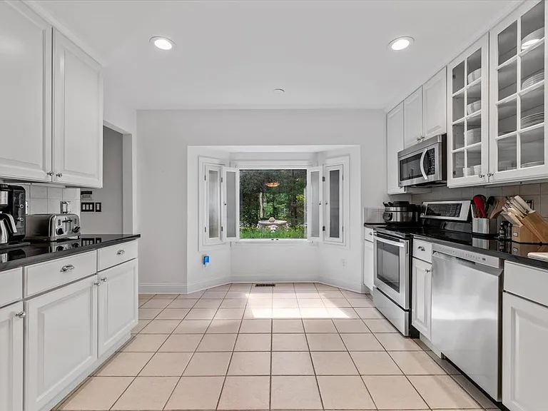 6 Bennett Dr — Photo 24