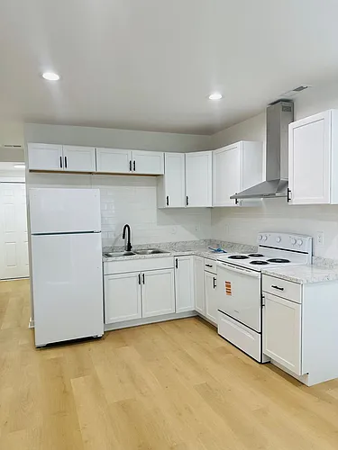 525 Smith St #Z4 Photo 1