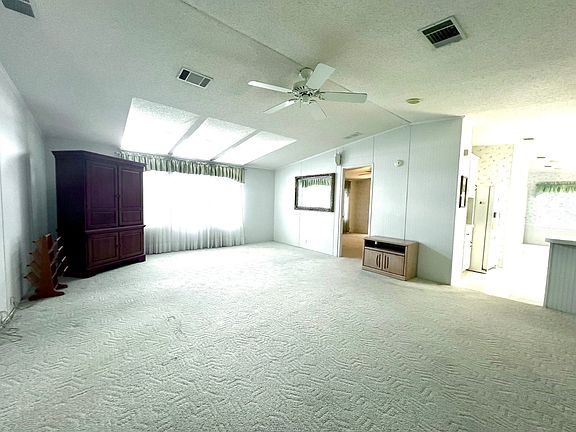 4th image of 3310 Lauren Ct