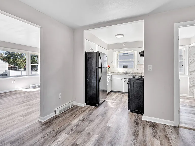 134 Alexander Ave — Photo 3