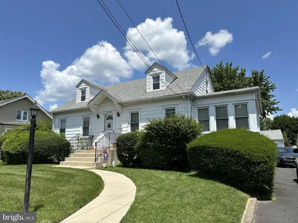 205 Chestnut Pkwy, Wallingford, PA 19086