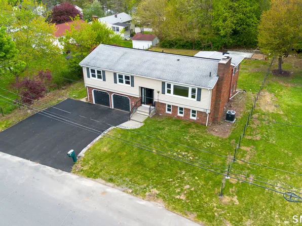 17 Fieldstone Road, Waterbury, CT 06704