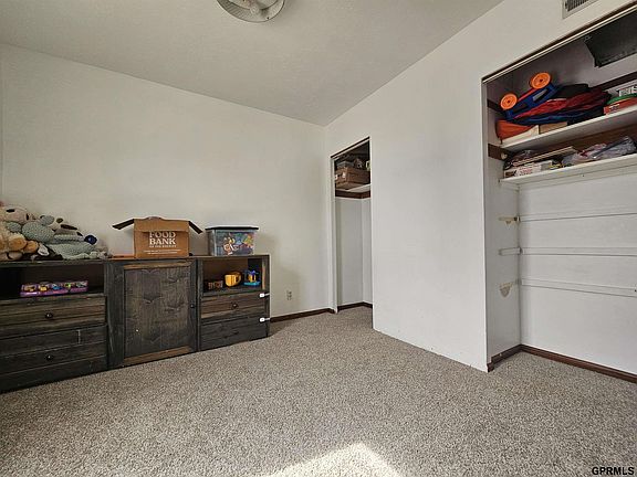 3rd image of 311 E Cheyenne St