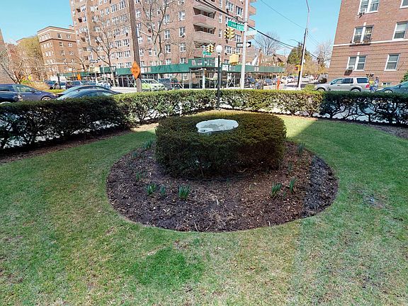 3rd image of 69-60 108th St APT 505