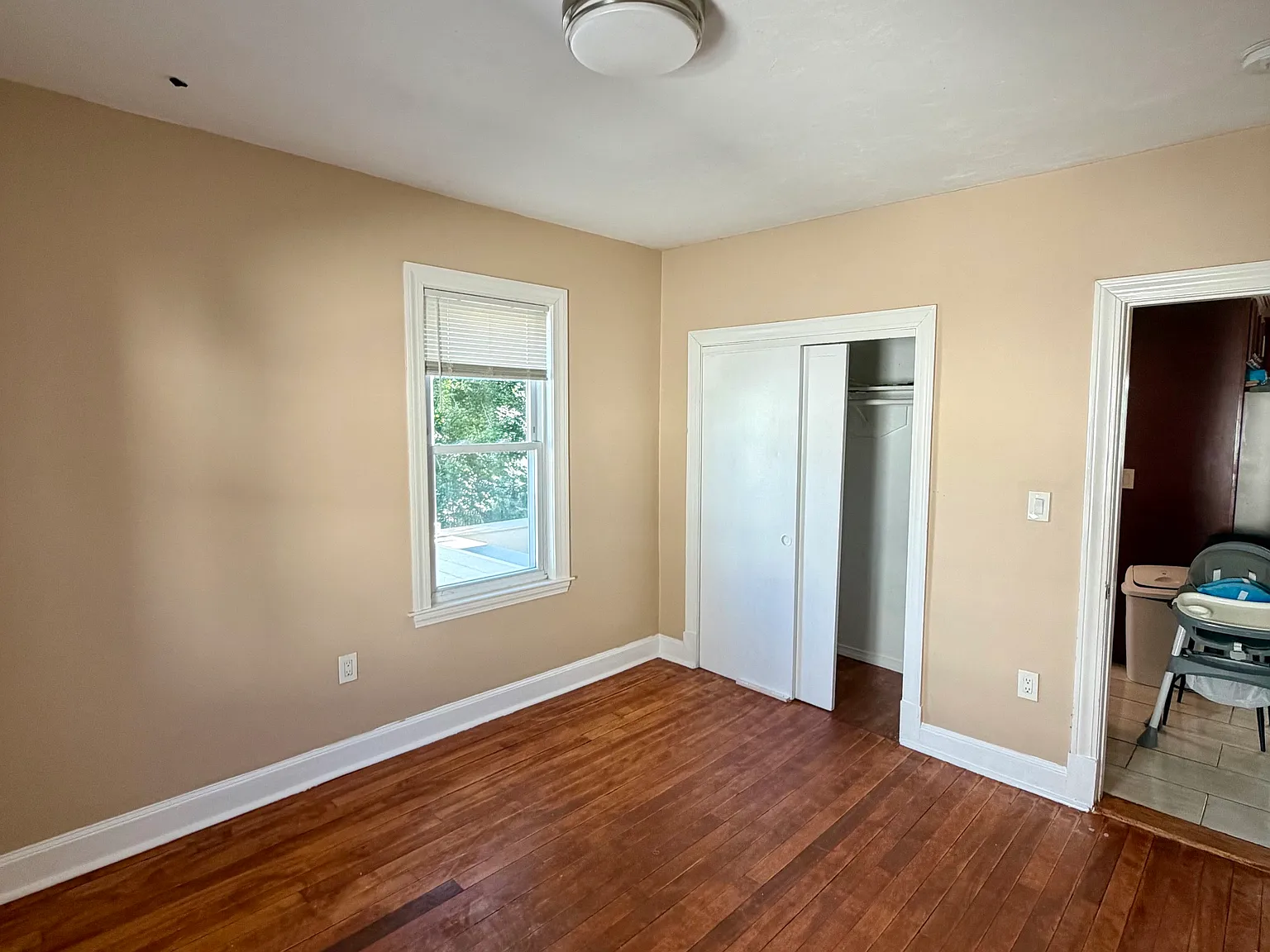 6 bed, 2.5 bath, $4,500 — Photo 4