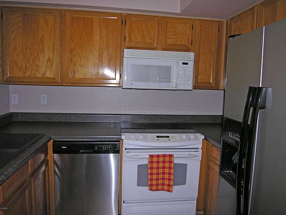 2nd image of 7300 N Dreamy Draw Dr Unit 214