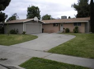 909 E Elm St, Hanford, CA 93230