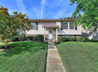 1621 Lynnbrook Dr, Saint Charles, MO