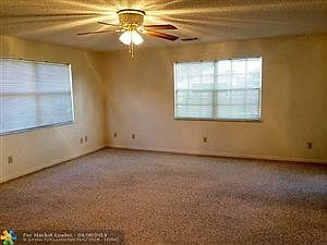 4th image of 255 Algiers Ave
