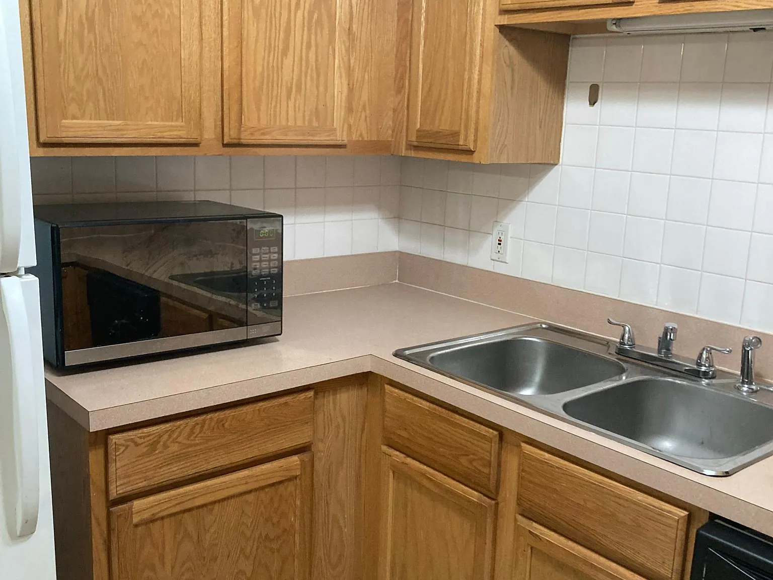 1 bed, 734 sqft, $1,000 — Photo 4