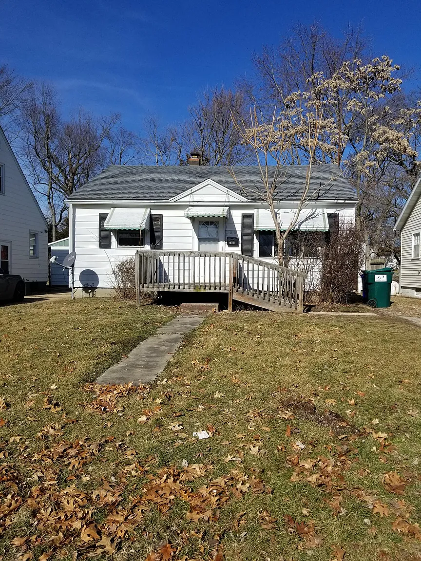1808 E Moore St photo 1