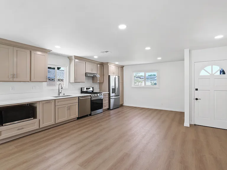 13871 Ward St — Photo 6