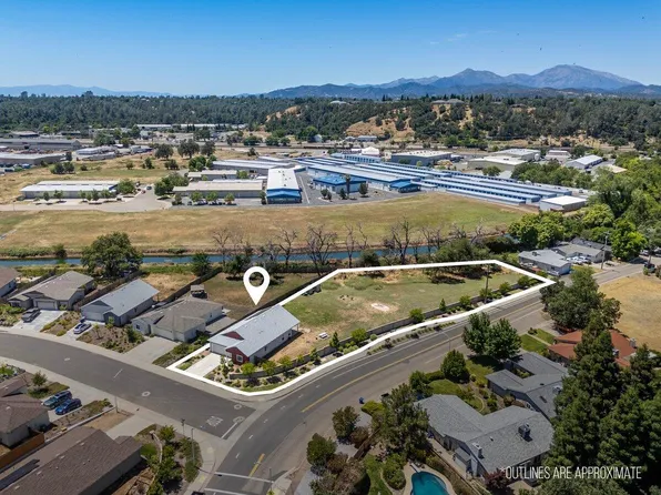 3895 Thea Dr, Redding, CA 96001