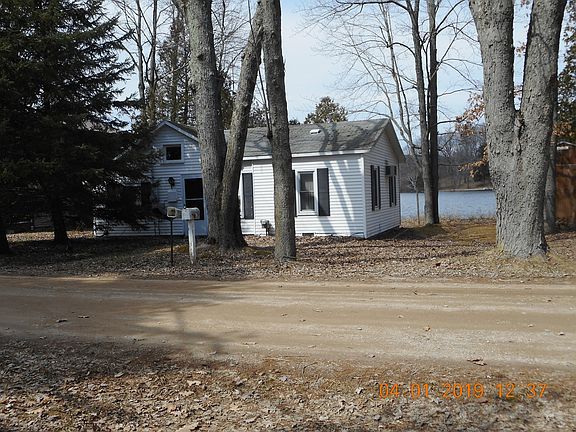 3rd image of 961 Coolidge Ave