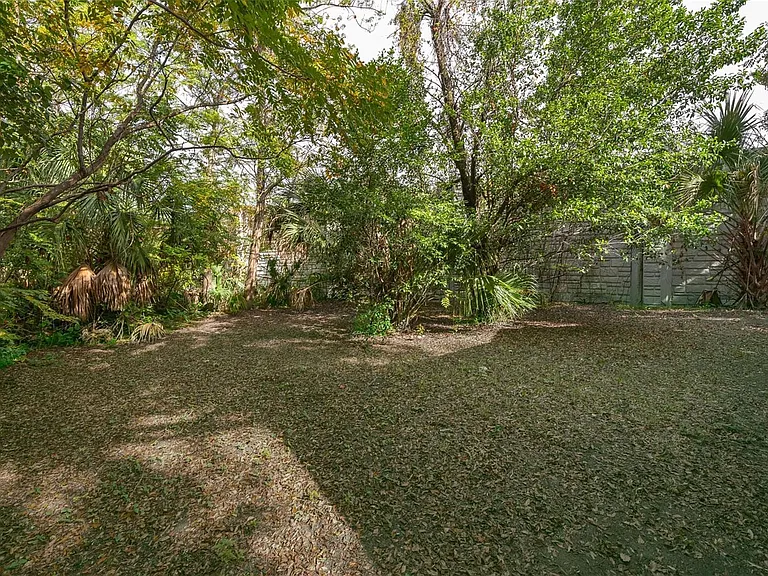 613 Citrus St — Photo 21