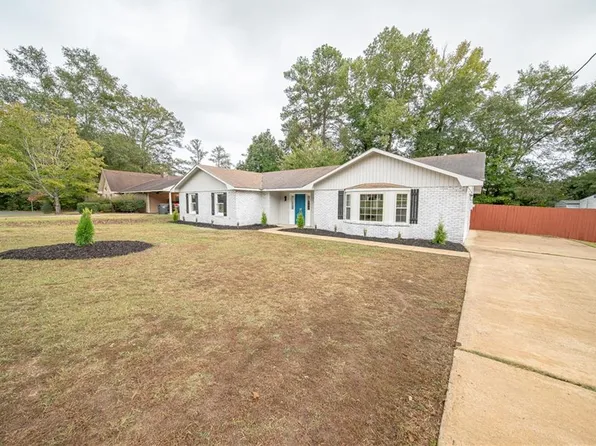 1803 Timberland Dr, Phenix City, AL 36867