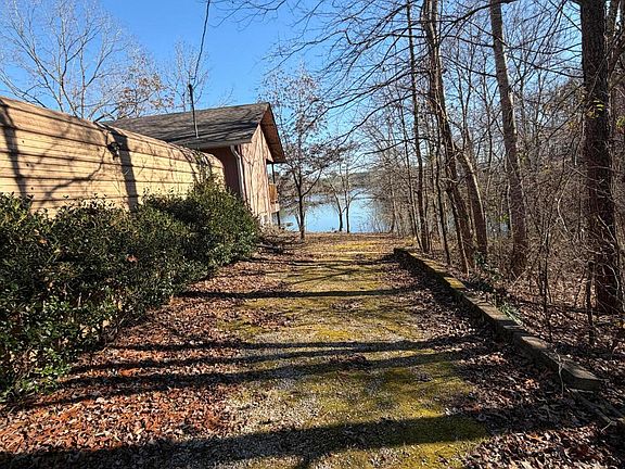 4th image of 3760A County Road 424