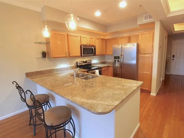 1747 N Washington St #B302 — Photo 6