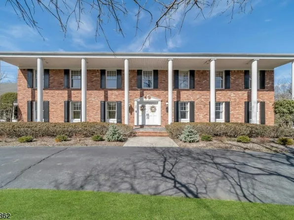 352 Briarly Dr, Franklin Lakes Boro, NJ 07417