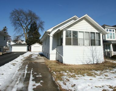 (Undisclosed Address), Downers Grove, IL, 60515