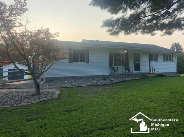 5106 Wells Rd, Petersburg, MI 49270