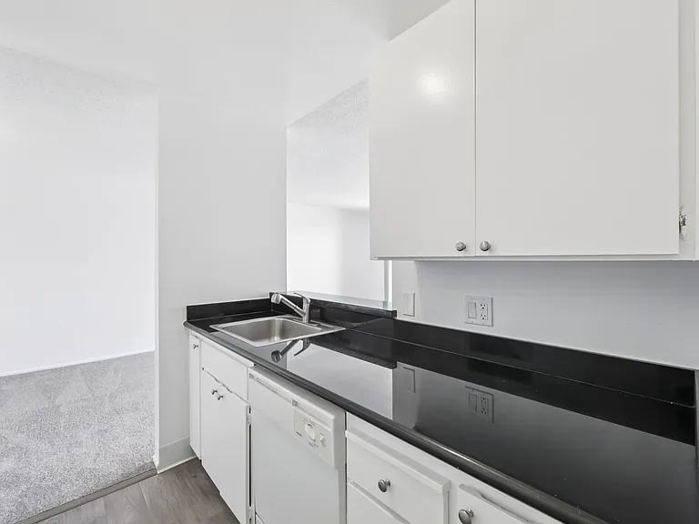 Lakewood Apartments At Lake Merced — Photo 24