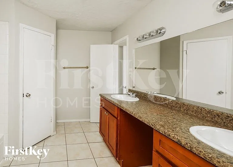 7603 Stamen Dr — Photo 10