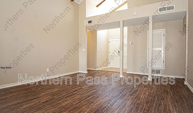 4553 General Maloney Cir — Photo 4
