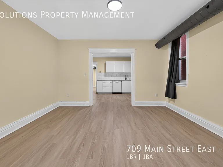 709 Main St E #1 — Photo 6