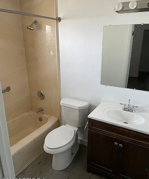134 Queen St — Photo 7