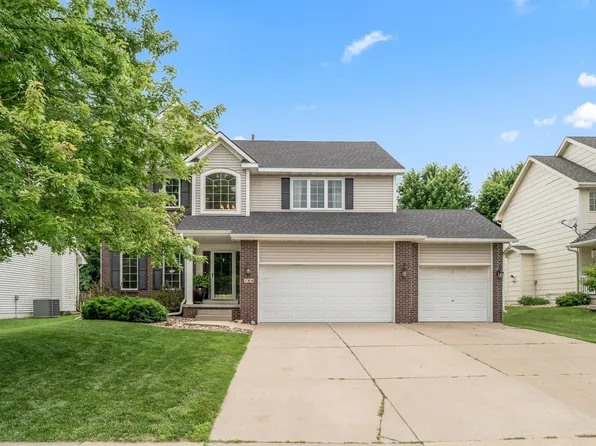 144 56th St, West Des Moines, IA 50266