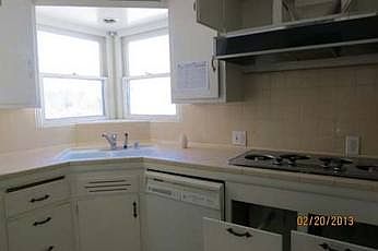 4th image of 3167 N Mayfield Ave