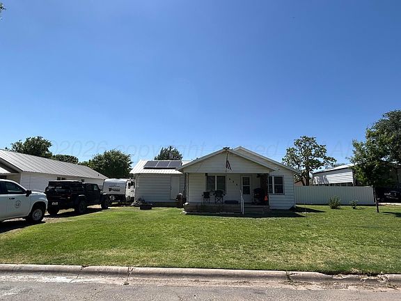 2nd image of 608 Richardson Ave