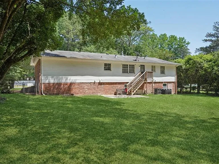 119 Kelso Dr SW — Photo 49