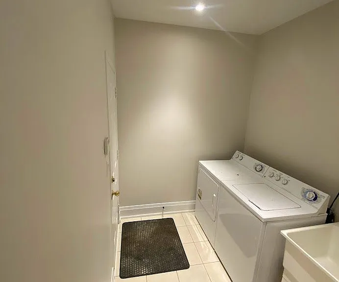 1812 Castlemore Ave — Photo 22