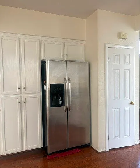 464 Middlebury Ct — Photo 5