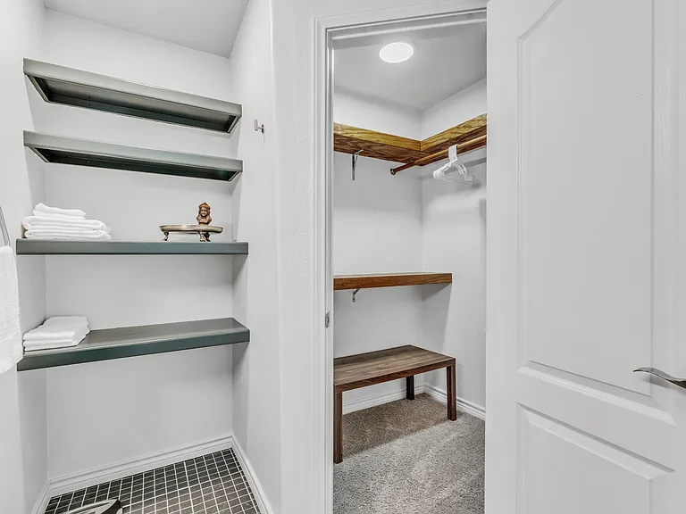 221 Cedar Ridge Dr — Photo 14