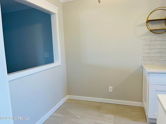 5th image of 310 Maryland Avenue #18B
