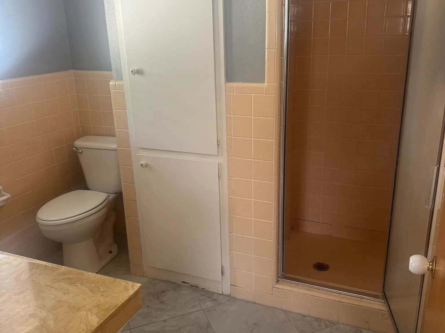 3 bed, 2001 sqft, $2,000 — Photo 2