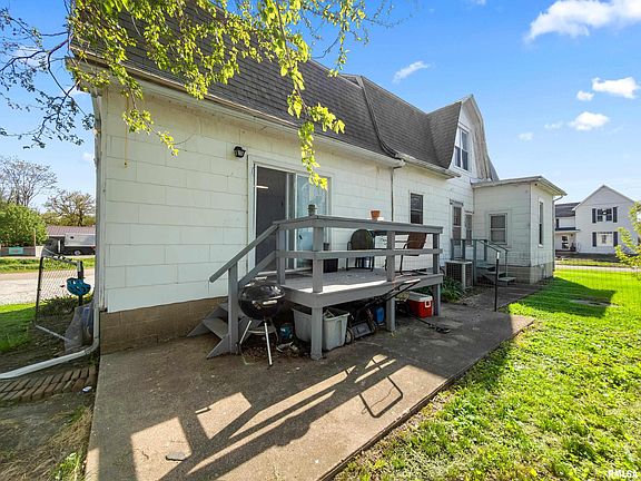 4th image of 389 S Avenue A