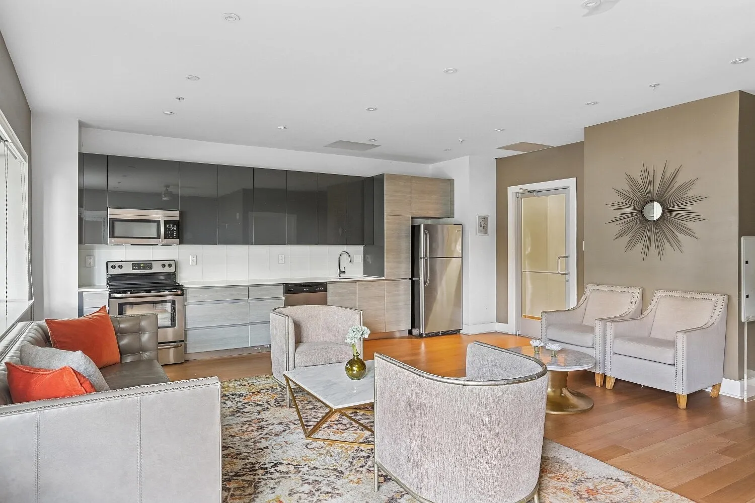 2 bed, 1000 sqft, $2,282 — Photo 1