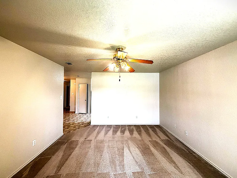 5208 Lauren Lea Dr #B — Photo 2