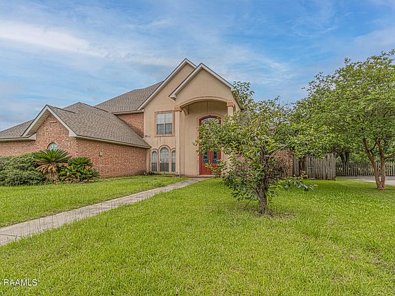 2nd image of 2470 Lakewood Dr