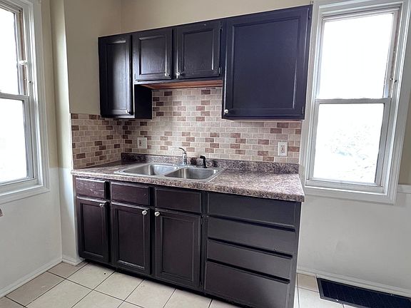 4th image of 1047 Park St SW #6201A5240
