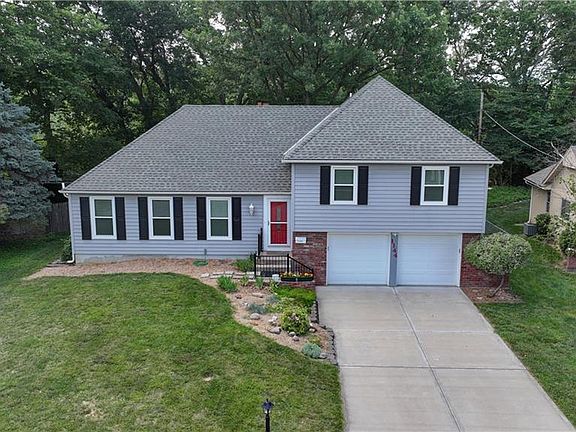 2nd image of 1144 Queens Pl