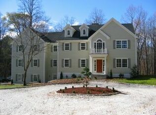 17 Lounsbury Rd, Ridgefield, CT 06877