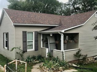 202 E Jefferson St, Linn, MO 65051