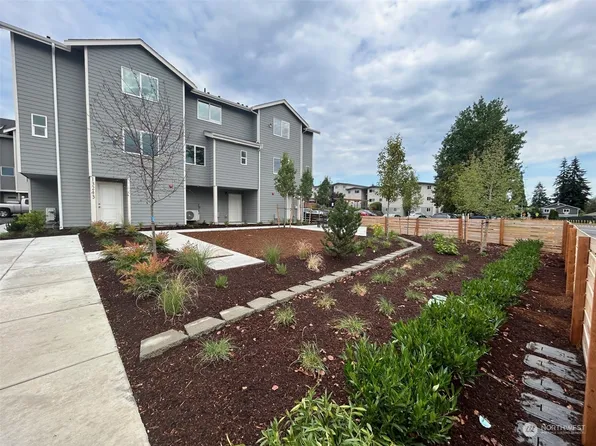 13243 Ambuam Boulevard SW #B, Burien, WA 98146