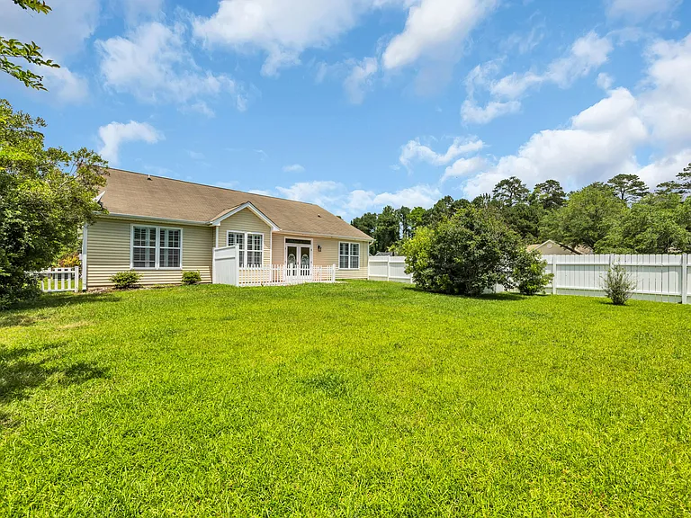 101 Zinnia Dr — Photo 31