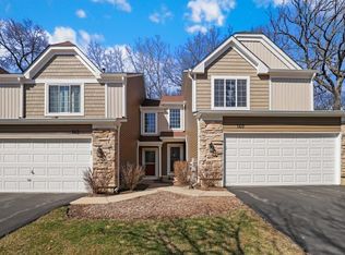 140 Locksley Dr, Streamwood, IL